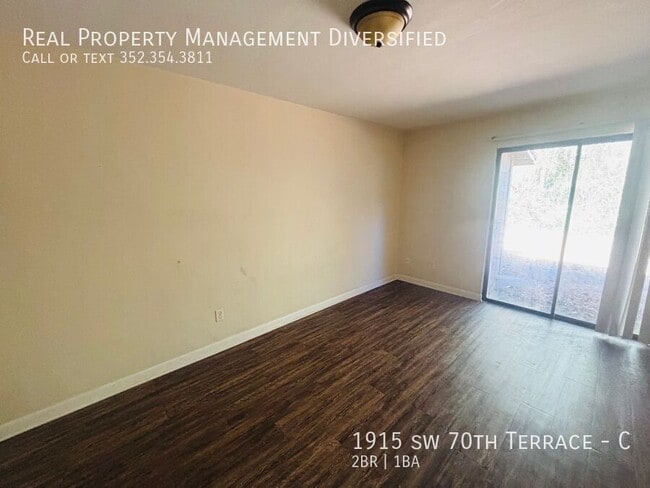 Building Photo - 1915 SW 70th Terrace