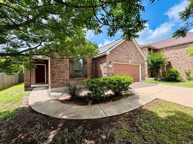 Building Photo - 14200 Lake Victor Dr