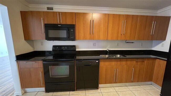 Building Photo - 3001 S Ocean Dr