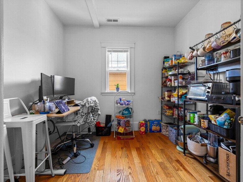 Building Photo - 80 Bowdoin St