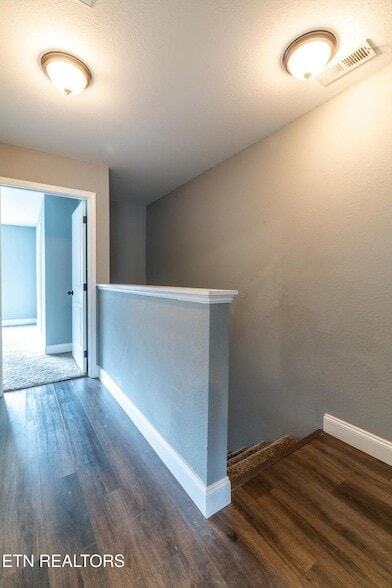 Building Photo - 924 Warrior Hill Dr