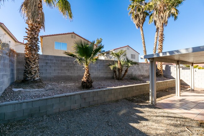 Building Photo - 3 bedrooms, 2 bathrooms remodeled One stor...