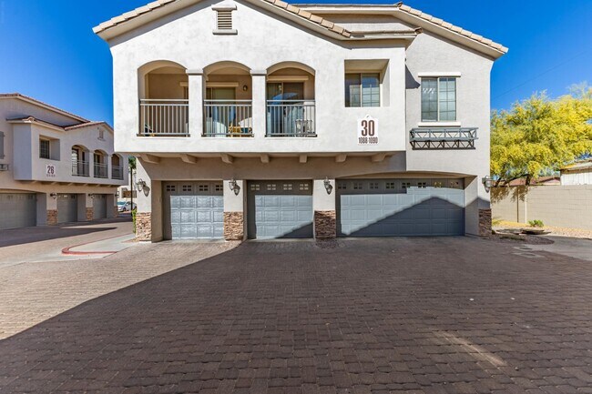 Building Photo - 2150 E Bell Rd