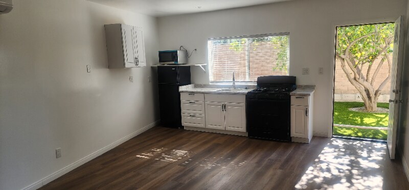 Building Photo - 17938 Raymer St