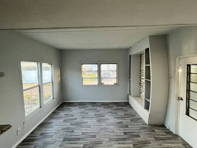 Building Photo - 108 Southland Ct