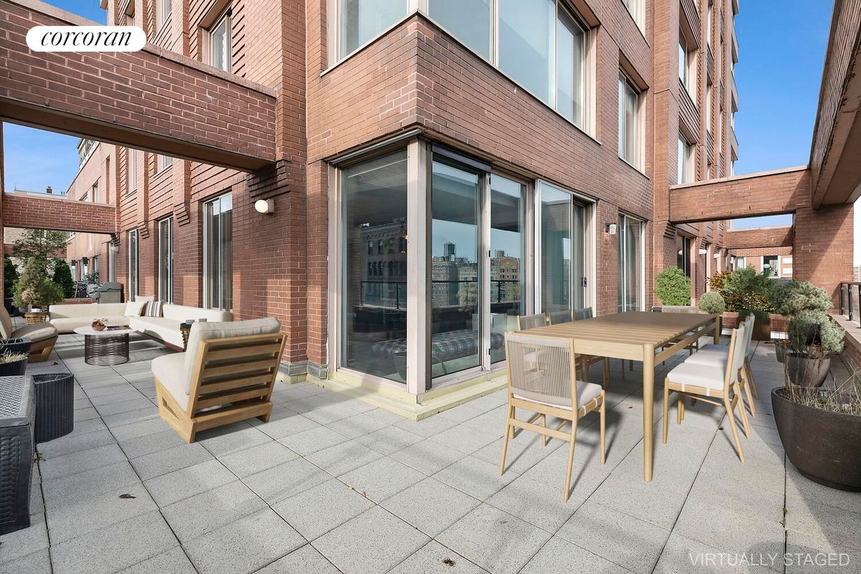 Building Photo - 101 W 79th St