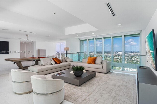 Building Photo - 1643 Brickell Ave