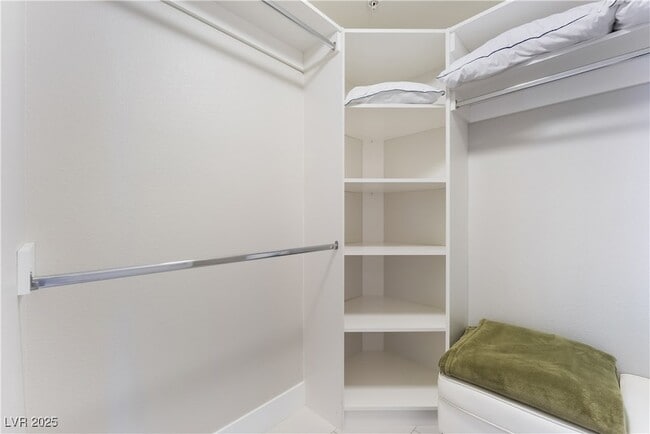 Building Photo - 2555 Hampton Rd