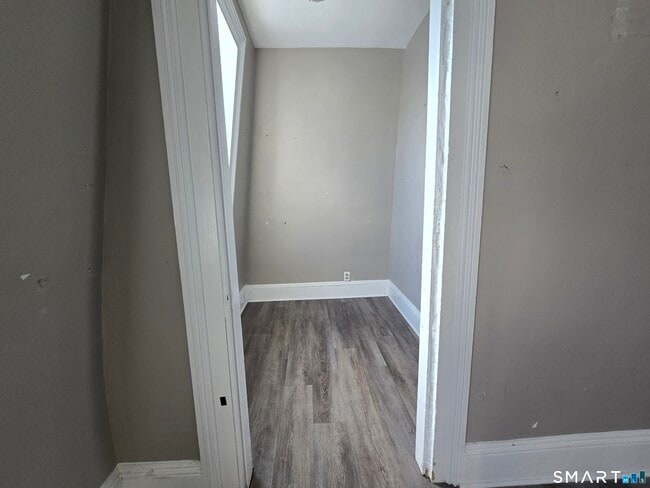 Building Photo - 106 Hanover St