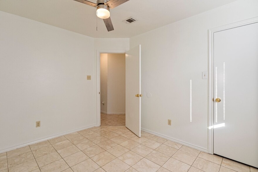 Building Photo - 13216 Bennington Ln