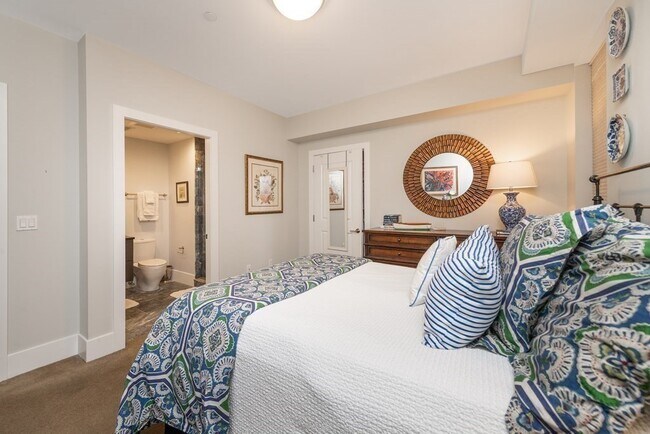 Building Photo - 10 St George St