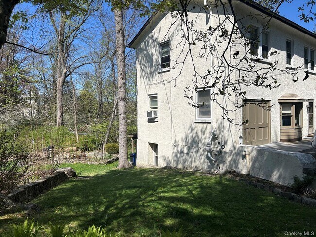 Building Photo - 56 Clubhouse Rd