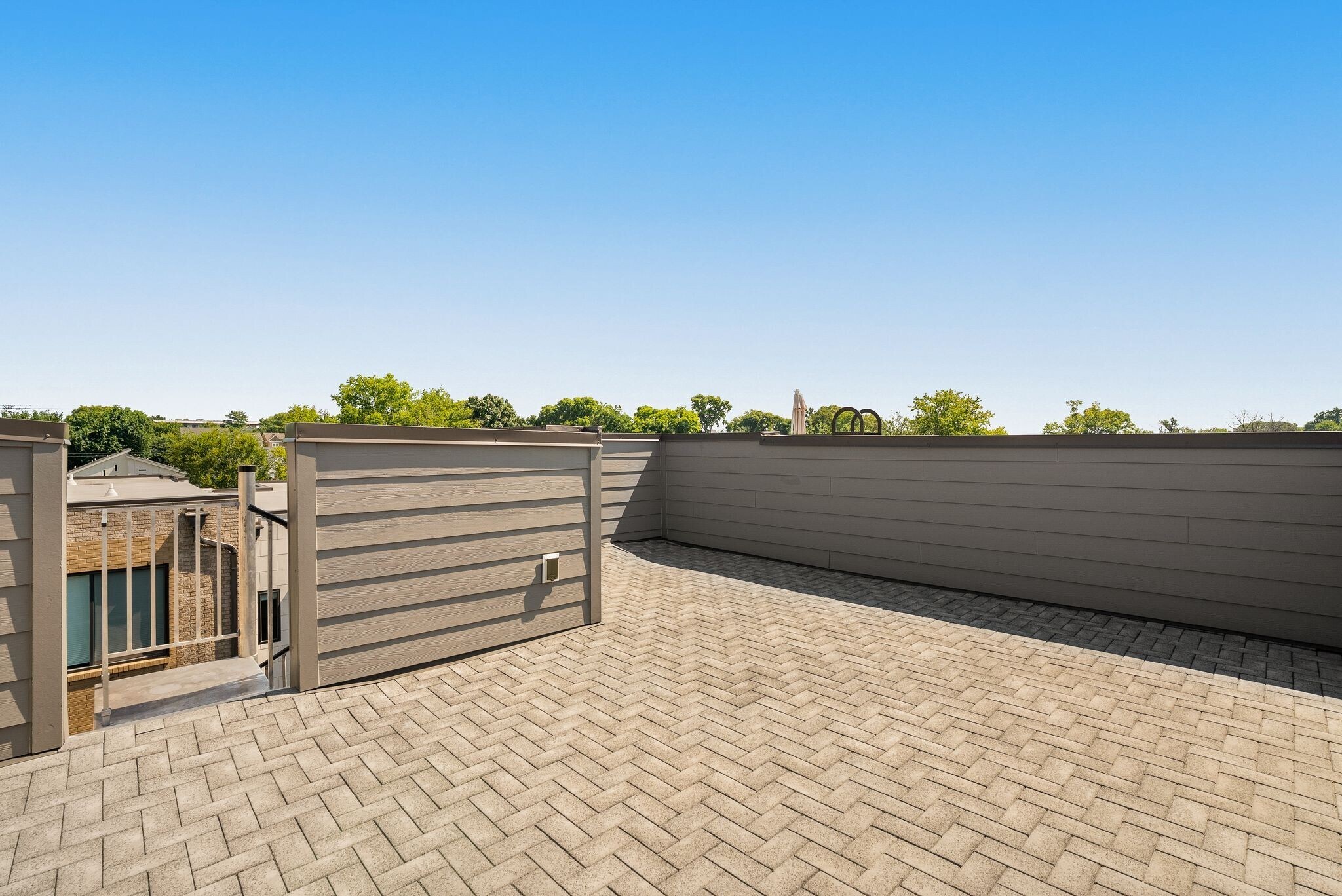 Building Photo - 1613 Marshall Hollow Dr