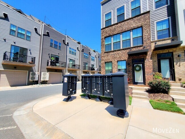 Building Photo - 3645 S Tryon St
