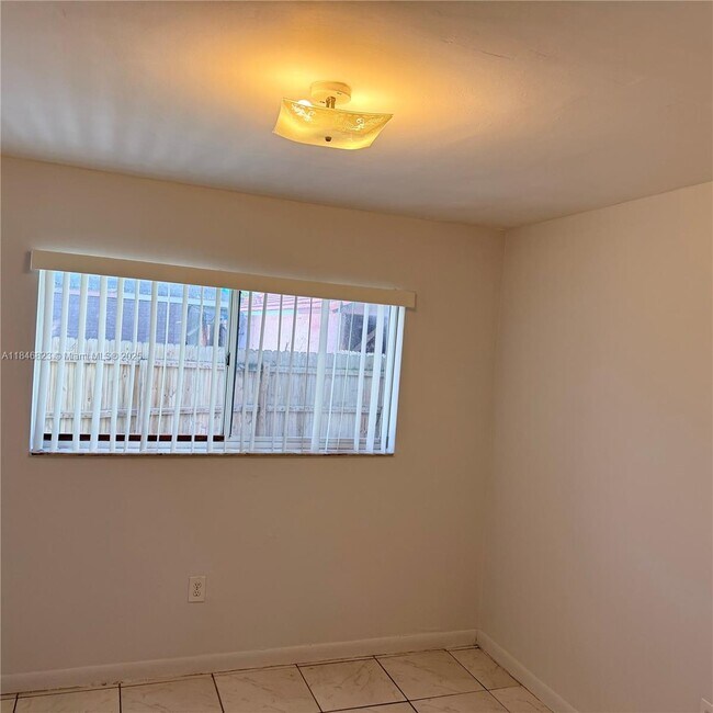Building Photo - 2750 W 76th St