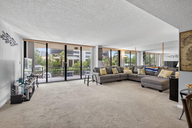 Building Photo - 4200 N Ocean Dr
