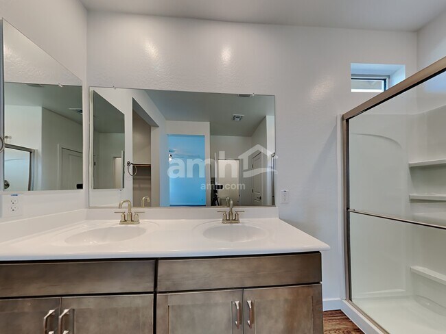Building Photo - 4214 S 105th Dr