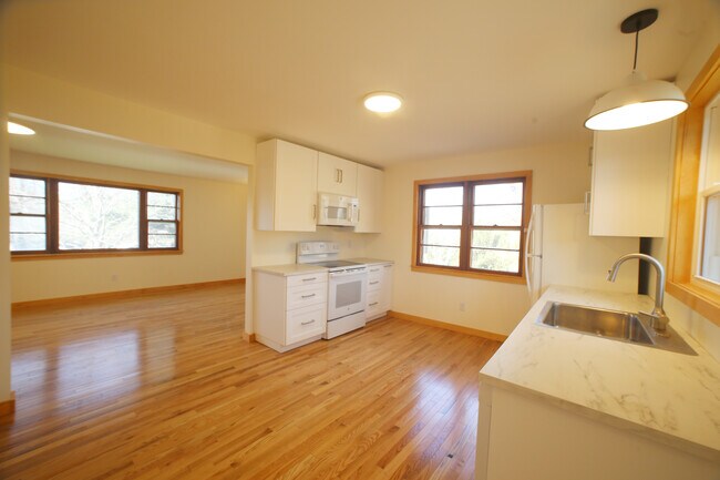 Building Photo - 4 Coffey Ave