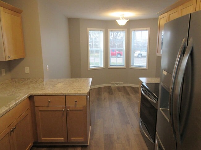 Building Photo - 430