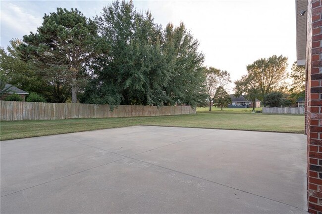 Building Photo - 6500 Riley Park Dr