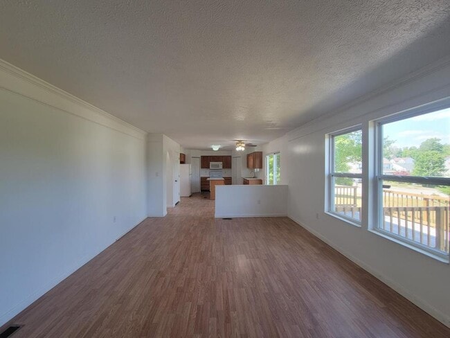 Building Photo - 101 Hemlock Ct