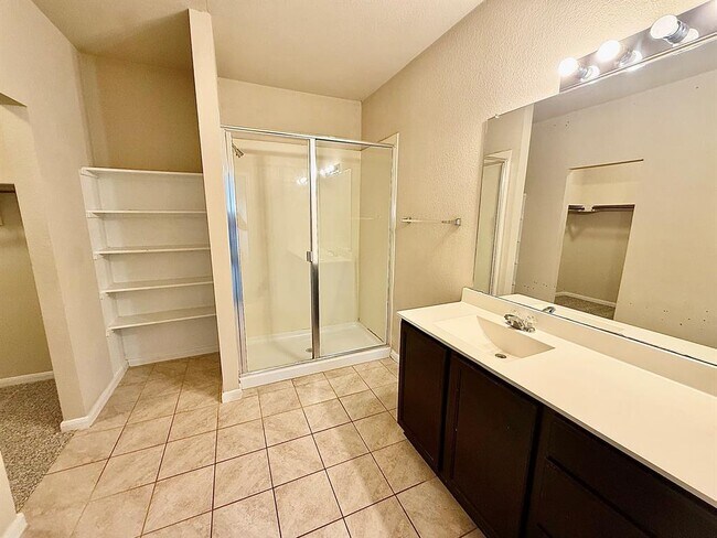 Building Photo - 431 Northern Flicker St