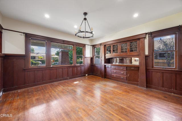 Building Photo - 1607 N Ave 54