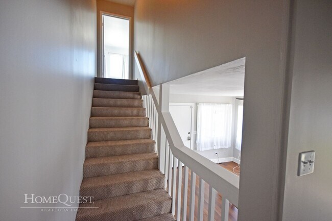Building Photo - 443 Maluniu Ave