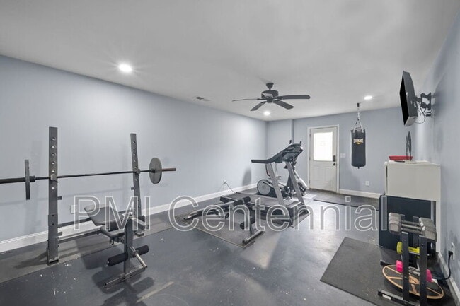 Building Photo - 669 Sportsman Ln