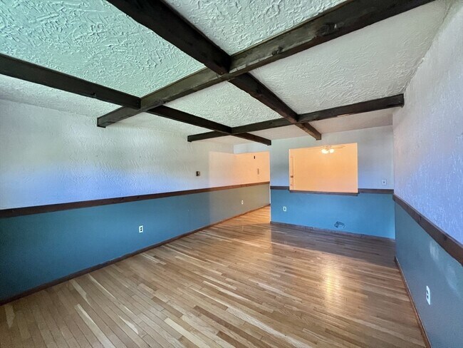 Building Photo - 120 Parker St