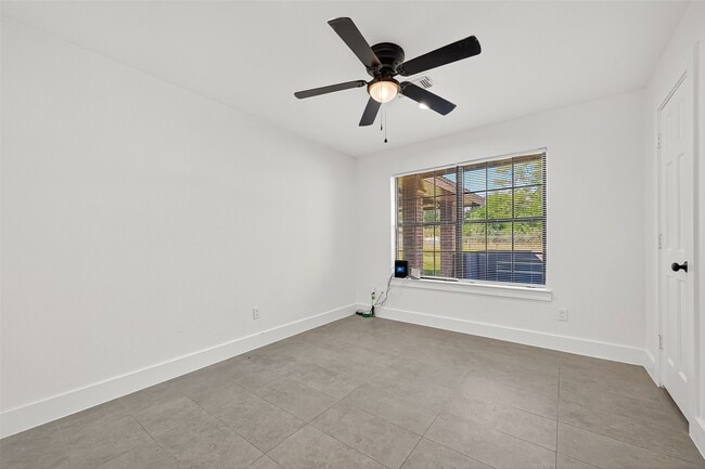 Building Photo - 11507 Oak Valley Dr