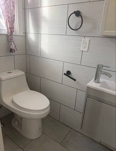 Building Photo - 30 Archer Ave