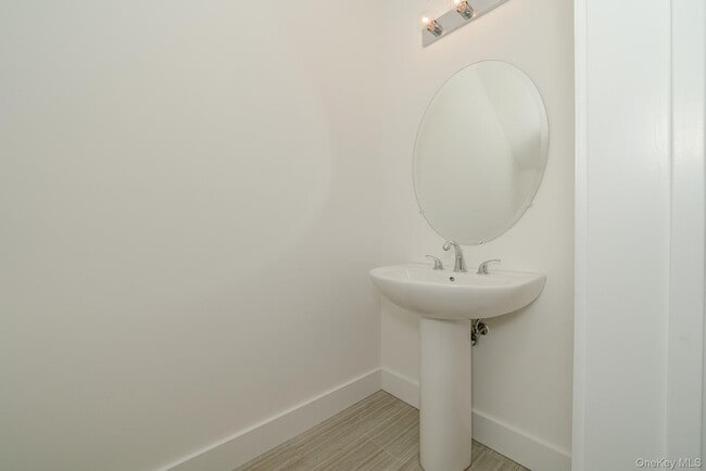 Building Photo - 2812 Ocean Ave