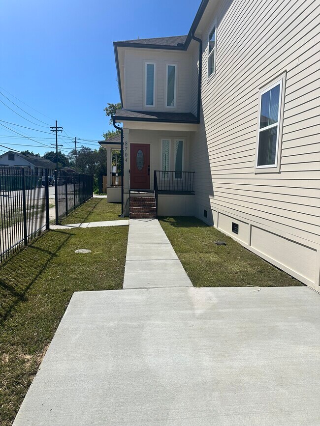 Building Photo - 8704 Pritchard Pl