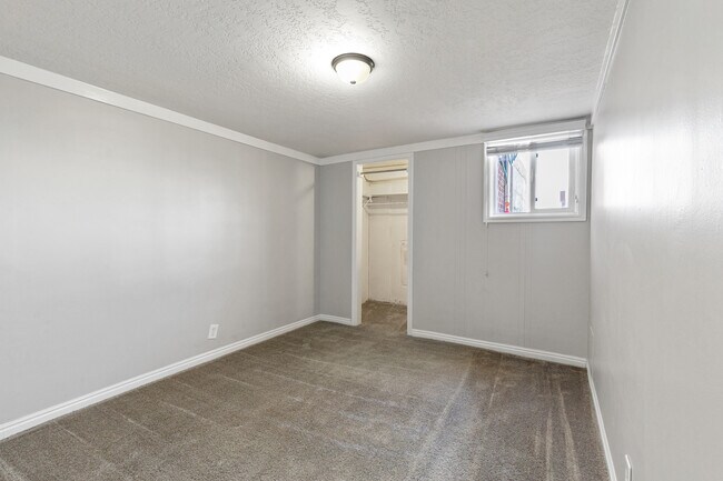 Front Bedroom - 71 S Orchard Dr