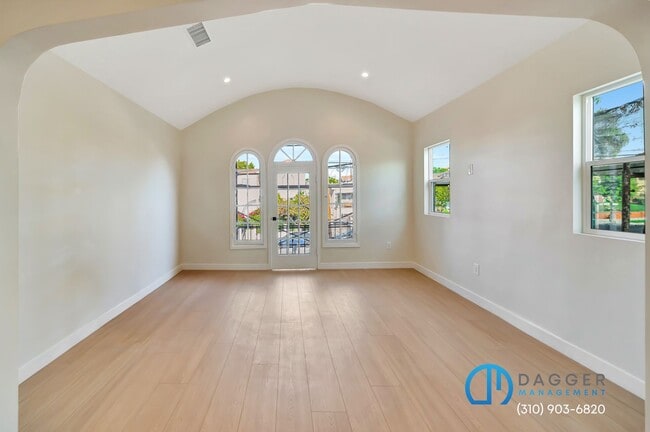 Building Photo - 2800 Winter St