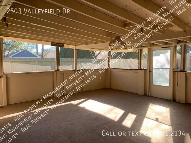 Building Photo - Great Spring Branch Location!