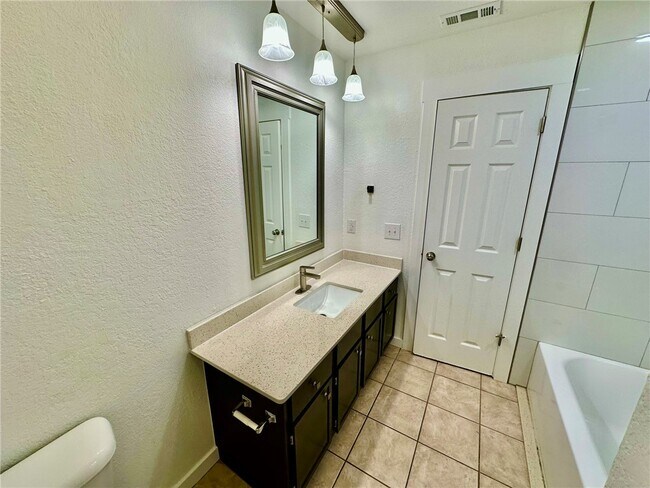 Building Photo - 3513 W Wood St