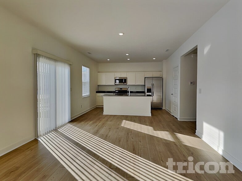 Building Photo - 11827 Moorfield Ln