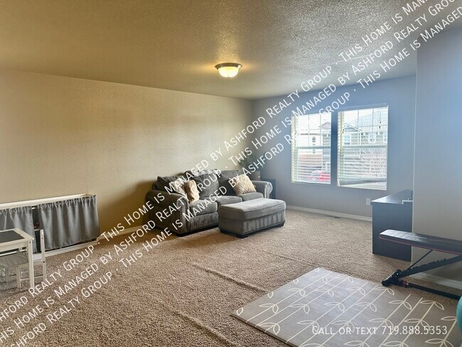 Building Photo - 3755 Reindeer Cir