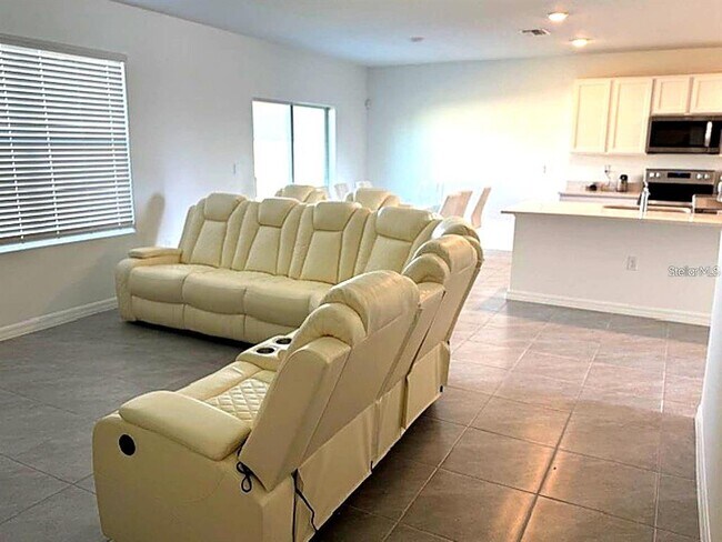 Building Photo - 3440 Ivy Holw Dr