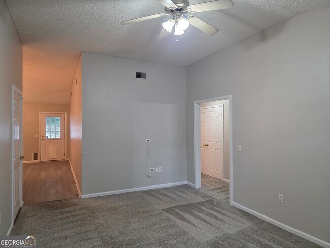 Building Photo - 5022 Winfield Dr
