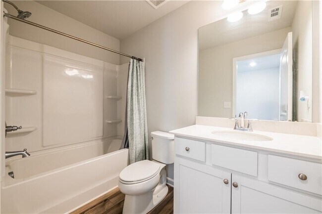 Building Photo - 4700 Blake Lp