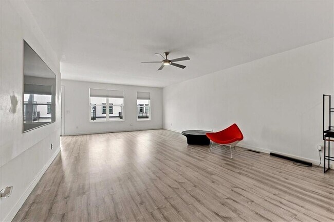 Building Photo - 1077 Glen Opal Dr