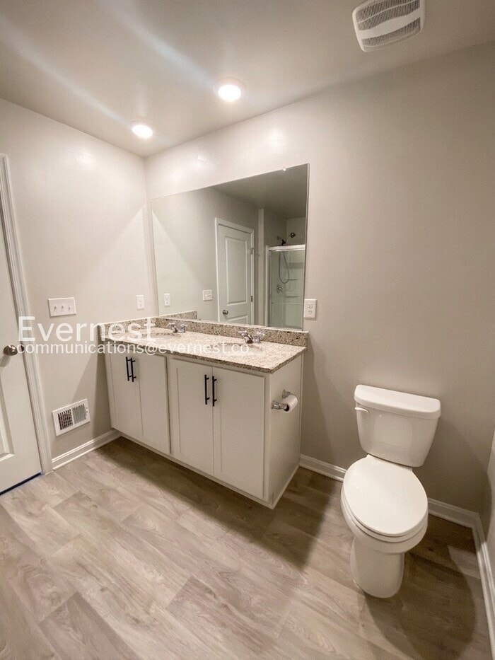 Building Photo - 21 Valiant Ct