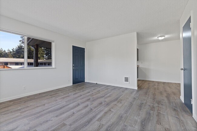 Interior Photo - Stark Street Crossing