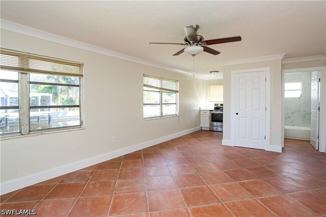 Building Photo - 2829 Shoreview Dr