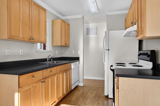Building Photo - Updated Walnut Creek Condo | 2 Bed • Pool • In-Unit Laundry • Near BART