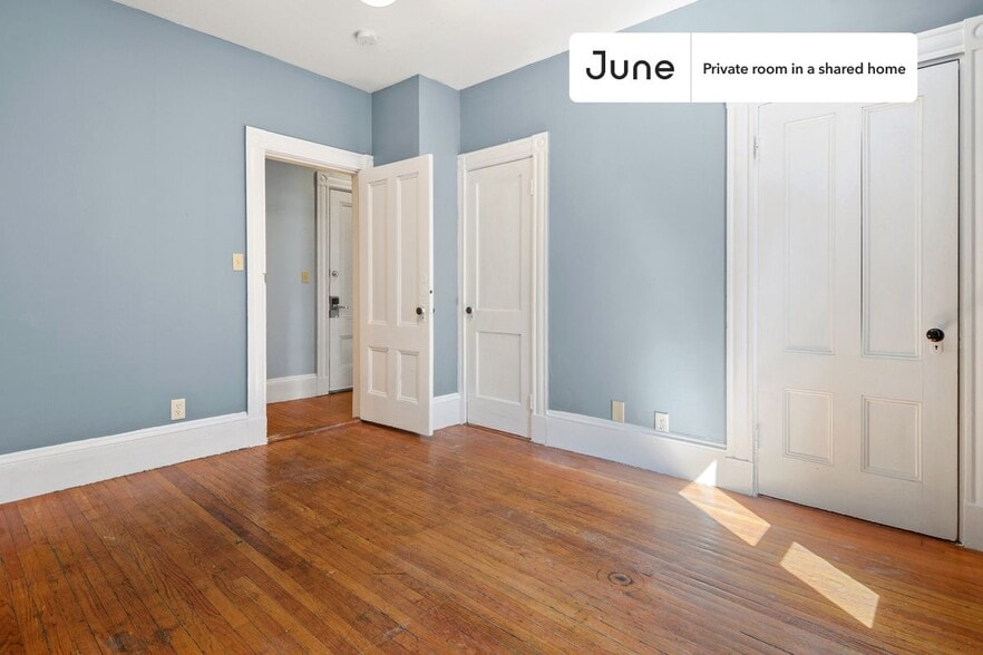 Building Photo - Room in Shared 4 bed/2 bath home