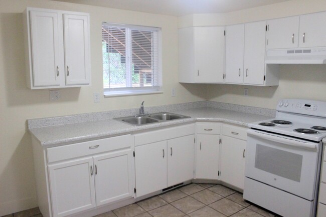 Kitchen - 338 E 1600 S